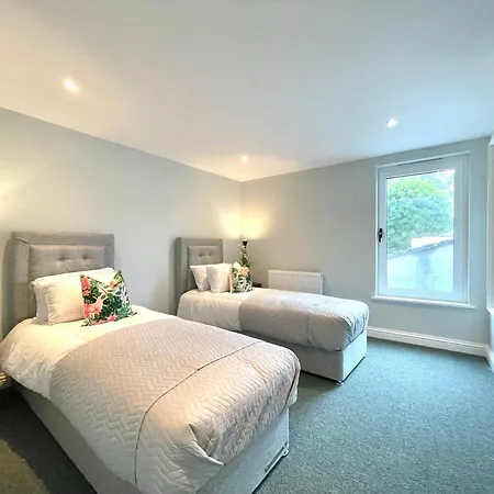 Apartament 2 Bedroom Stopoverz Bristol