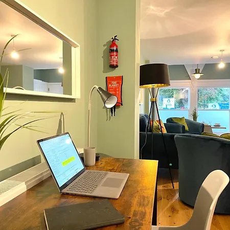 2 Bedroom Stopoverz Apartament Bristol