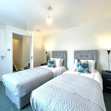 2 Bedroom Stopoverz *