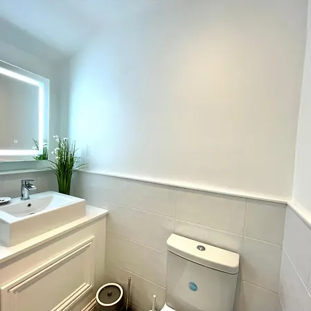 2 Bedroom Stopoverz *