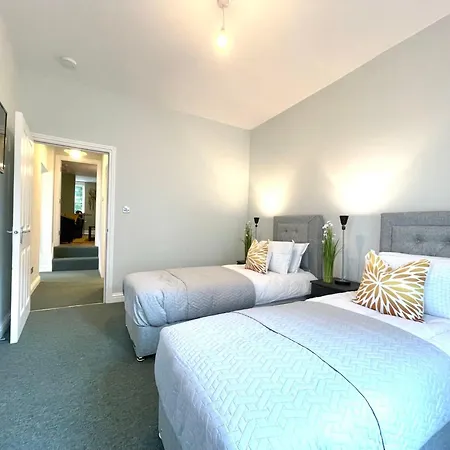 2 Bedroom Stopoverz Appartement Bristol