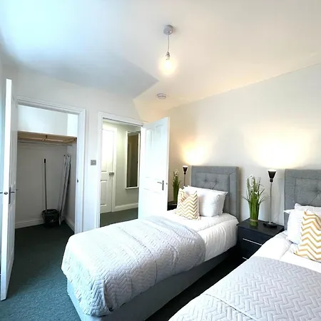 2 Bedroom Stopoverz Appartement