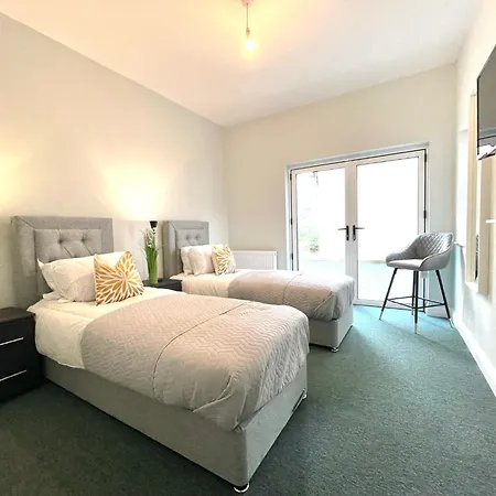 2 Bedroom Stopoverz