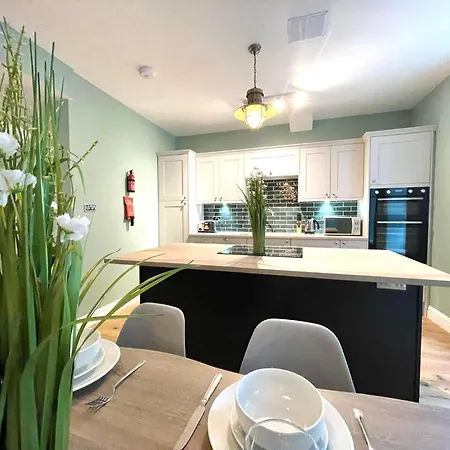 Apartmán 2 Bedroom Stopoverz *