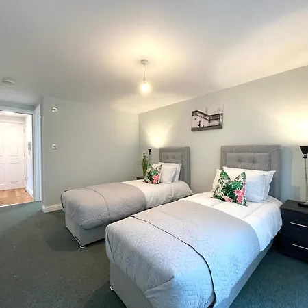 2 Bedroom Stopoverz Lejlighed Bristol