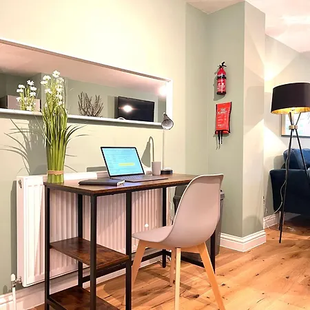 2 Bedroom Stopoverz Lejlighed