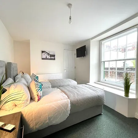 2 Bedroom Stopoverz Lejlighed