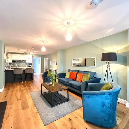 2 Bedroom Stopoverz *