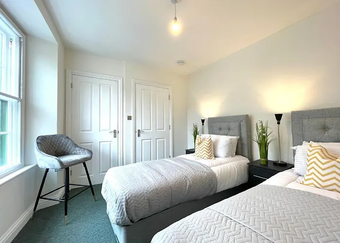 2 Bedroom Stopoverz * بريستول