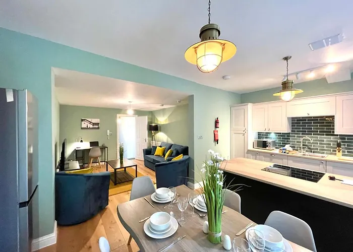 2 Bedroom Stopoverz شقة *