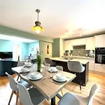Apartamento 2 Bedroom Stopoverz