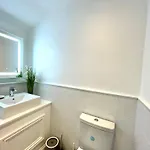 2 Bedroom Stopoverz *