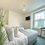 Apartamento 2 Bedroom Stopoverz