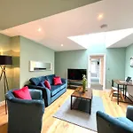 Apartamento 2 Bedroom Stopoverz