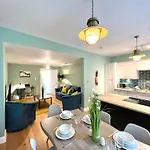 2 Bedroom Stopoverz Apartamento *