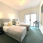 2 Bedroom Stopoverz