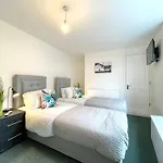 2 Bedroom Stopoverz