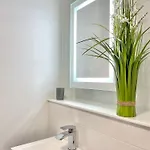2 Bedroom Stopoverz Bristol