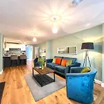 2 Bedroom Stopoverz *