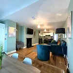 2 Bedroom Stopoverz Apartamento *