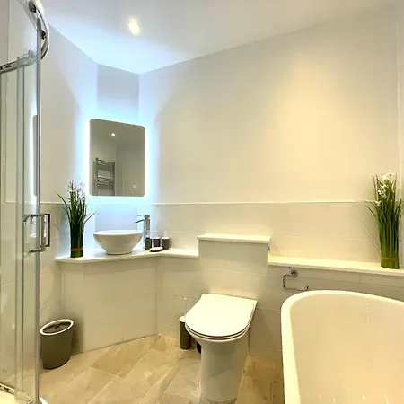 2 Bedroom Stopoverz * Bristol