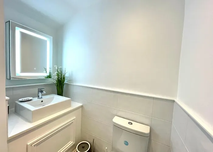 2 Bedroom Stopoverz *