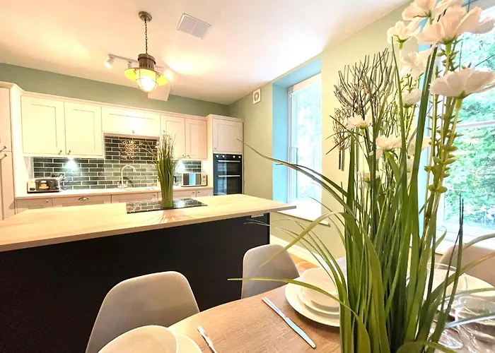 2 Bedroom Stopoverz Appartement *