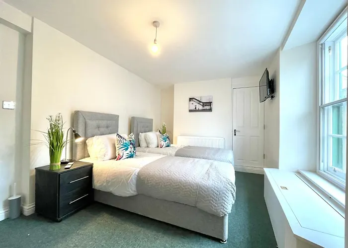 2 Bedroom Stopoverz Appartement *